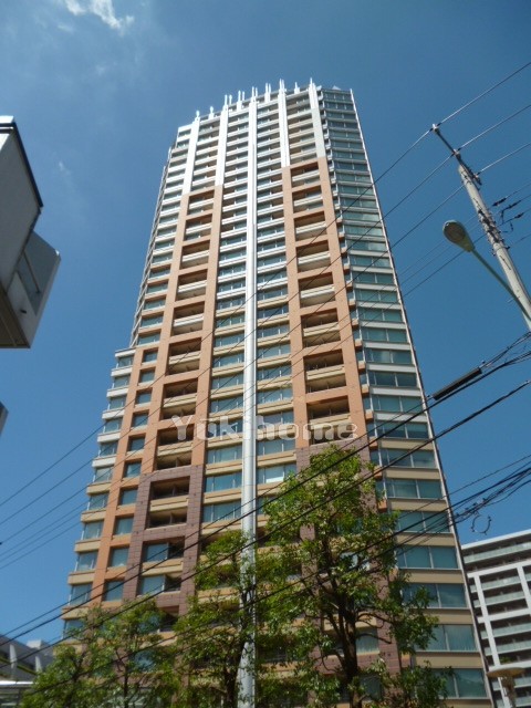 青山パークタワーの建物写真メイン1